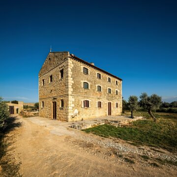 In Salento area, south of Italy, a traditional rural warehouse named Furnieddhu in local dialect