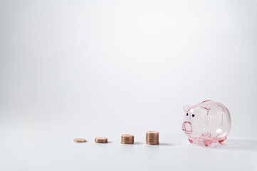 お金と貯金箱