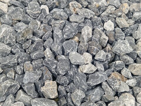 Ardenner grau Bruchsteine im Steingarten