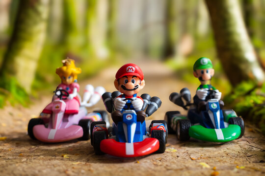 Super Mario,  Luigi and Princess  in  karts - racing toy