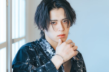 男性のファッション・美容イメージ　メンズコスメ