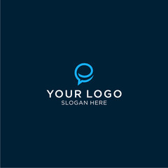 Obraz premium simple blue E chat logo