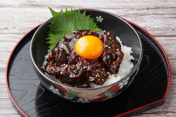 鯨のユッケ丼