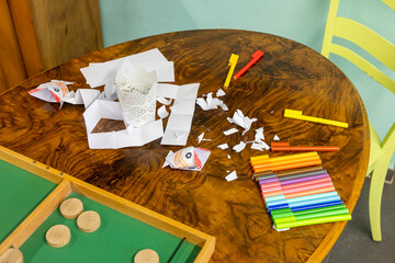 basteln malstifte fantasie schulzimmer