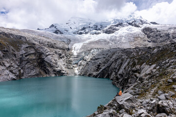 glacier at laguna 513 © Julie