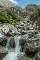 Paysage du Valgaudemar en été , cascade , Hautes -Alpes , France