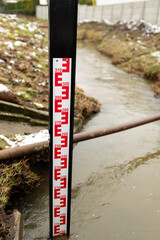 Wskaźnik poziomu wody w rzece