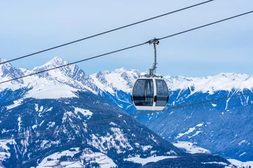 Foto op Plexiglas Cable car gondola against snow covered Dolomites inn Kronplatz in the winter, South Tyrol, Italy © beataaldridge