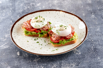 poached eggs on the toasts