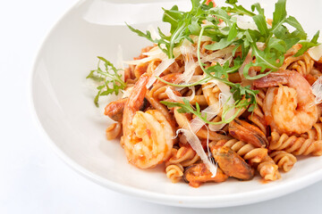 pasta with shrimps and sauce