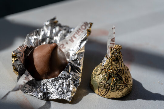 Hersheys Kisses chocolate con leche y almendras