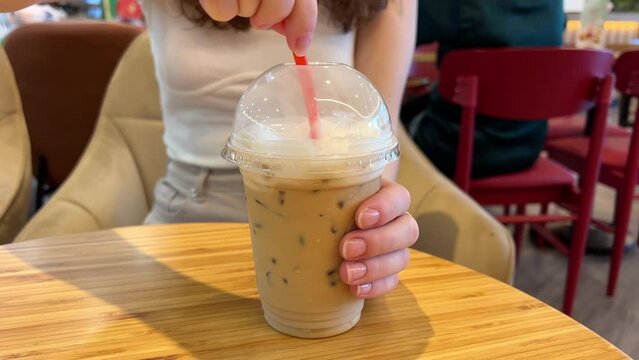 vietnamese jelly tea A combo of che Thai, sam bo luong, che dau xanh, Vietnamese cuisine. gruel or dessert that is sweet and healthy. One is herbal tea, one is mung bean and Thai dessert.