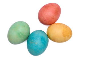 Izolowane jajka wielkanocne, pisanki na białym tle, widok z góry 