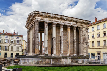 Fototapeta premium Temple of Augustus and Livia, Vienne, France