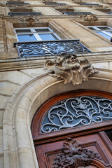 Facade of a classic mansion in Bordeaux French city - 742526427