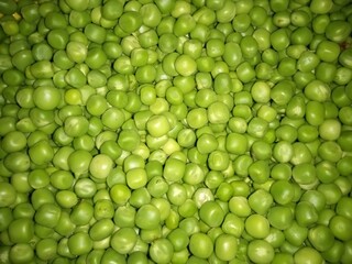 green peas background
