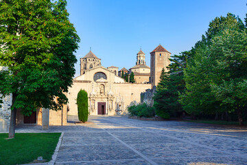 Fototapeta na wymiar The old medieval monastery of Poblet, Spain