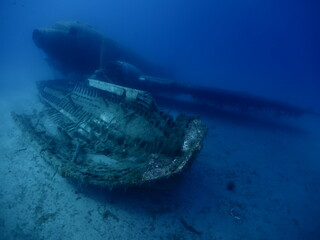 c47 airplane wreck underwater aircraft dakota metal on ocean floor