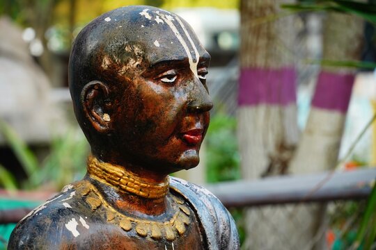 puri shri chaitanya mahaprabhu statue
