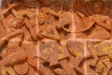 wall statues of ancient people