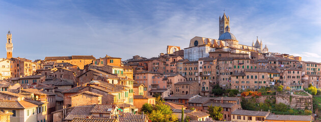 View of the historical medieval old part of the city. Siena. - obrazy, fototapety, plakaty