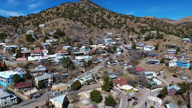 Bisbee, a historical mining town in South-Eastern Arizona, America, USA. A small town founded in 1880 with amazing old buildings, architecture and a fun travel destination.