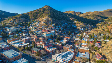 Bisbee, a historical mining town in South-Eastern Arizona, America, USA. A small town founded in 1880 with amazing old buildings, architecture and a fun travel destination.