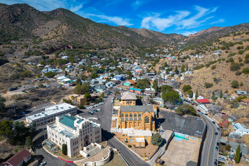 Bisbee, a historical mining town in South-Eastern Arizona, America, USA. A small town founded in 1880 with amazing old buildings, architecture and a fun travel destination.