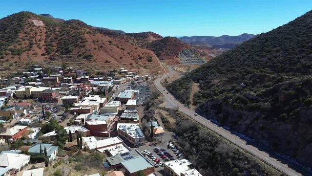 Bisbee, a historical mining town in South-Eastern Arizona, America, USA. A small town founded in 1880 with amazing old buildings, architecture and a fun travel destination.
