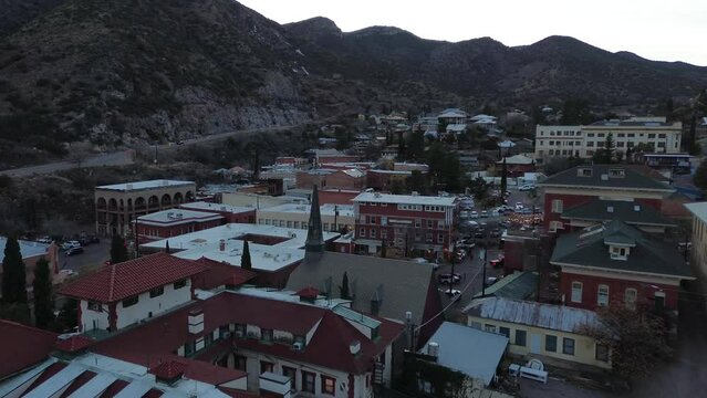 Bisbee, a historical mining town in South-Eastern Arizona, America, USA. A small town founded in 1880 with amazing old buildings, architecture and a fun travel destination.