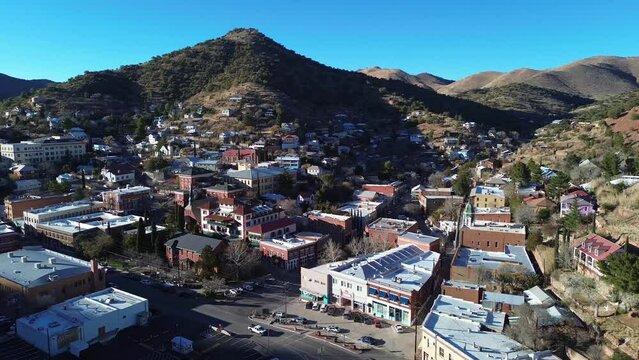 Bisbee, a historical mining town in South-Eastern Arizona, America, USA. A small town founded in 1880 with amazing old buildings, architecture and a fun travel destination.