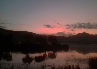 atardecer en el lago