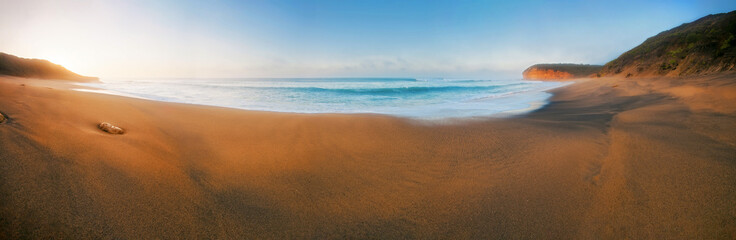 Fototapeta na wymiar The wide sandy bay at Bells Beach, Great Ocean Road, Australia