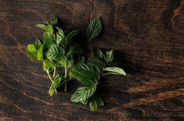 Mint leaves on a wood table