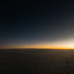 비행기에서 바라본 노을의 모습