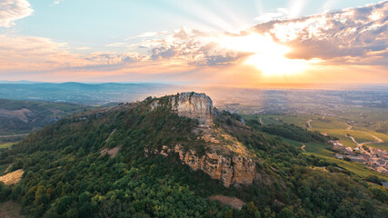BURGUNDY SUNRISE  © Maxime