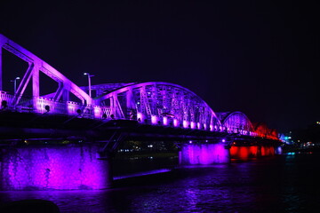 Trang Tien Bridge Light Up & Night Market in Hue, Vietnam - ベトナム フエ...