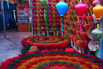 Lang Huong Thuy Xuan in Hue, Vietnam - ベトナム フエ トゥイスアン村 お香 © Eric Akashi