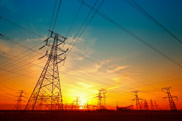 Fototapeta premium Wire electrical energy at sunset