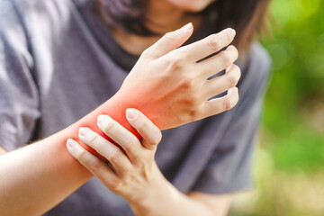 Women's wrist pain from using the hands to work repetitively for a long time or from general...