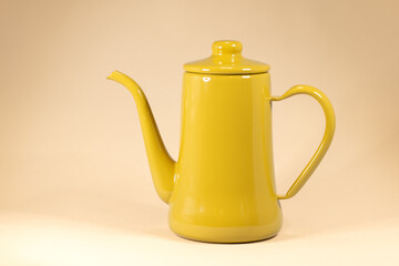 黄色いコーヒーポット