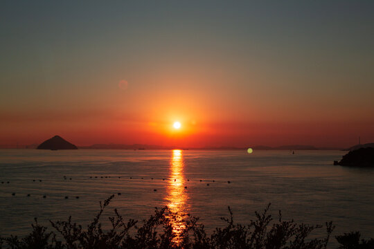 直島海辺の夕景