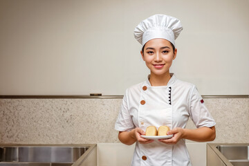 Luminoso Sorriso di una Chef- Calore e Ospitalità nel Cuore della Cucina