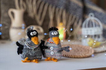 Knitted crow toys with decorations and shiny objects - 743659044