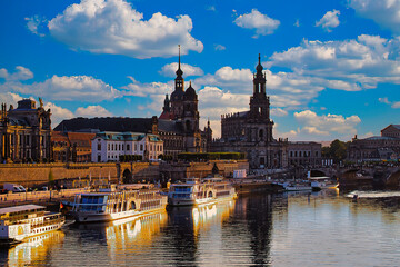 Dresden Elbe mit Altstadt