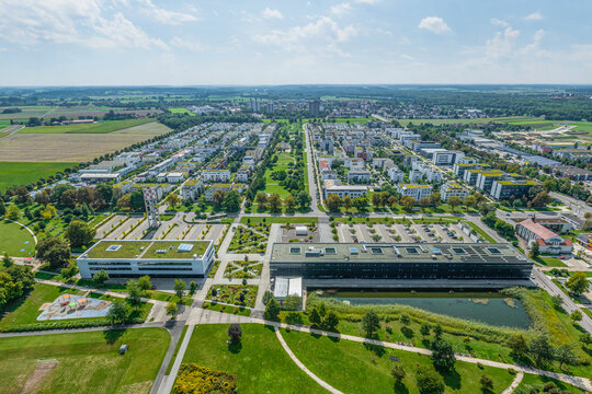 Neu-Ulm in Bayerisch-Schwaben im Luftbild, Blick auf die s&uuml;dlichen Bezirke um Wiley-S&uuml;d
