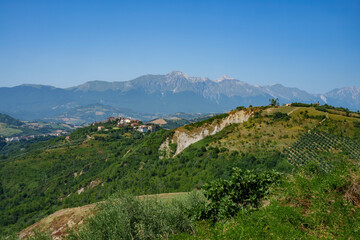 Fototapeta na wymiar Country landscape in Abruzzo between Penne and Teramo at summer