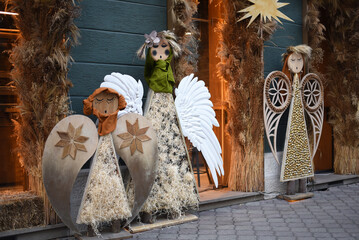 Outdoor restaurant décor by angels