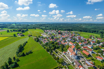 Blick auf Markt Wald in der Region Donau-Iller im Naturpark Westliche Wälder