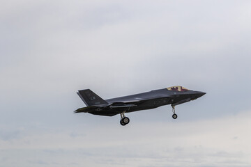 F35 coming into land at RAF Lakenheath with landing gear down 